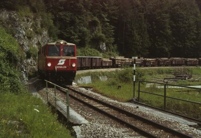 Zwischen Lunz am See und Göstling befindet sich hier 2095.09 mit ihrem langen Güterzug
Schlüsselwörter: 2095 , 09 , güterzug