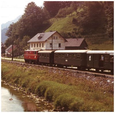 2095.10 mit einem Personenzug am Weg von Lunz am See nach Göstling
Schlüsselwörter: 2095 , 10