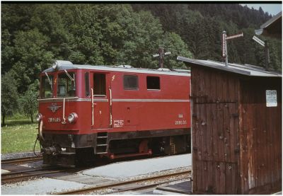 2095.05 vor dem mechanischen Stellwerk des Bahnhof von Göstling/Ybbs
Schlüsselwörter: 2095 , 05 , goestling , göstling