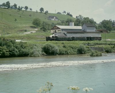 Zug in Grünburg.
Schlüsselwörter: 298