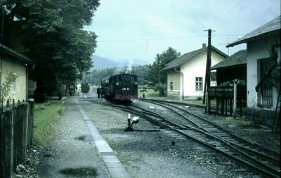 Bereit zur Abfahrt steht 298.53 im Bahnhof von Molln.
Schlüsselwörter: 298 , 53